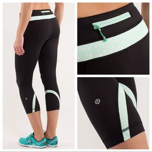 Lululemon Inspire Crop II Black Petite Dot Fresh Teal Running Tight Size 4